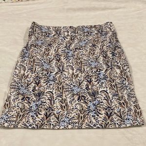 Size 10 Ann Taylor lined above the knee skirt.
